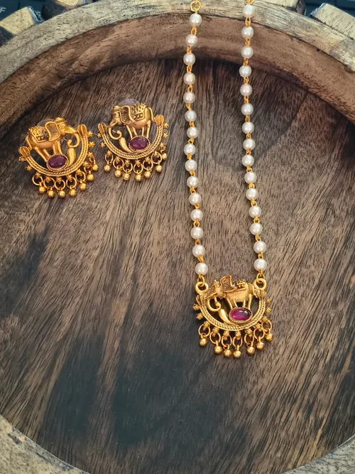 ELEPHANT PEARL CHAIN -RED